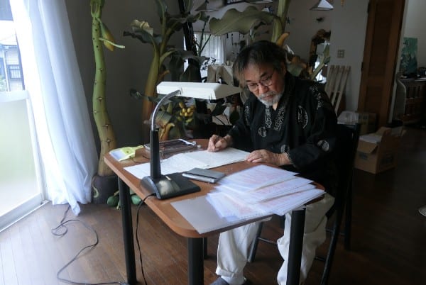 茨城県にある工房で怪談を創作する