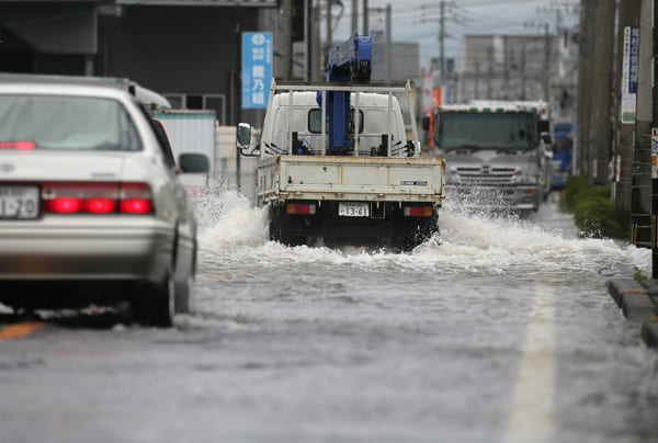 あっという間に冠水した（時事通信フォト）