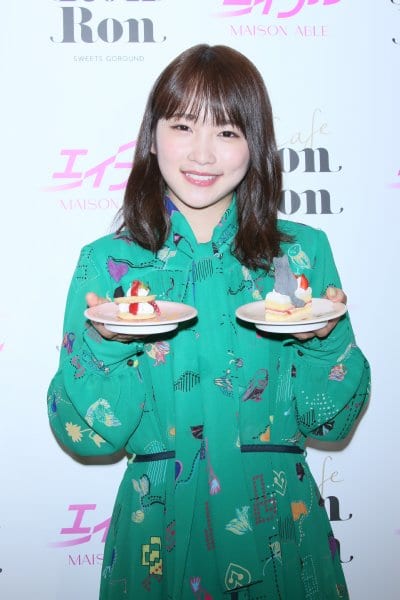 “回転スイーツ”MAISON ABLE Cafe Ron Ronのイベントに登場した川栄李奈