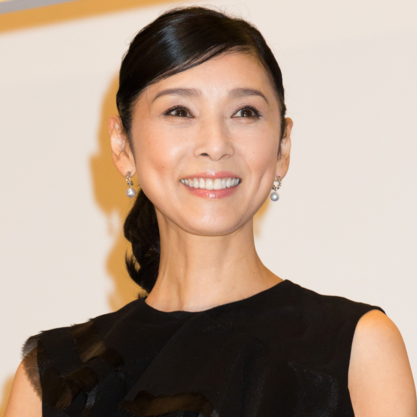 恐怖倍増させる黒木瞳の 無表情 恐怖新聞 で怪演 Newsポストセブン