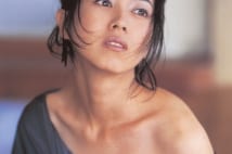西村知美 デビュー10周年写真集の厳選カットを公開