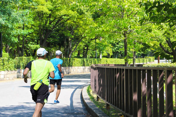 真夏に運動をするときの対策は？