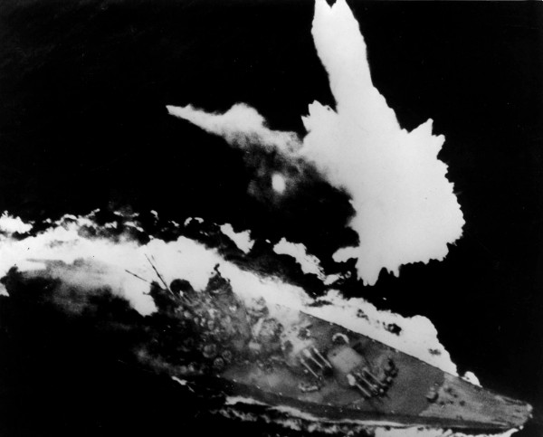 左舷に集中攻撃を受けて「大和」は沈没した　TopFoto/AFLO