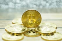 マネー専門家の仮想通貨売買、3種のコインに積立&分散投資も
