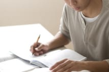 時給は5000円、40代男性が学生時代に月30万円稼いだ家庭教師バイト