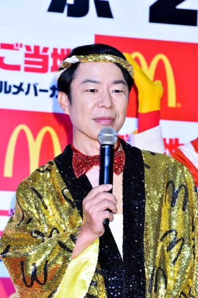 マクドナルドのイベントに登場したダンディ坂野