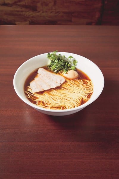 『ラーメン　ル・デッサン』の「岩手ほろほろ鶏だしのしょうゆラーメン」900円（撮影／中庭愉生）