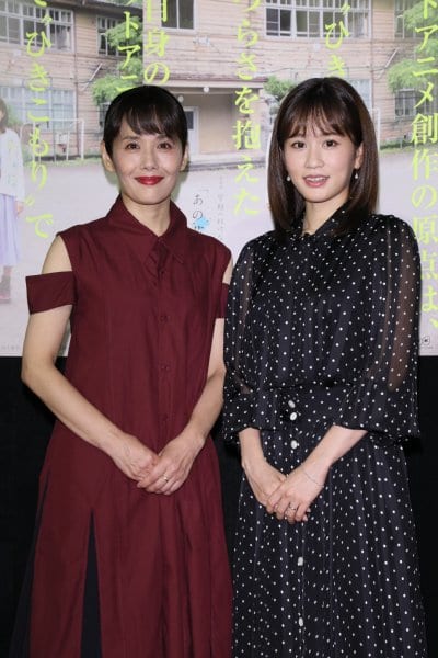 母子の役を演じた富田靖子と前田敦子