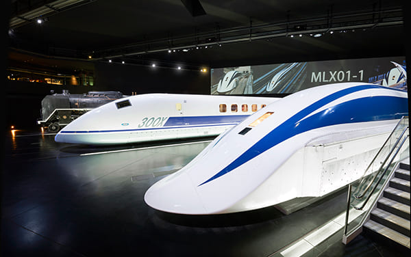 「リニア・鉄道館」には世界最高速度を記録した蒸気機関車や新幹線試験電車、超電導リニアを展示