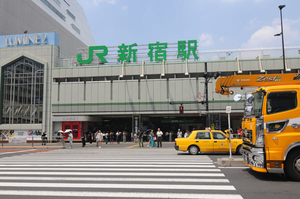 乗降客数世界一としても知られる新宿駅