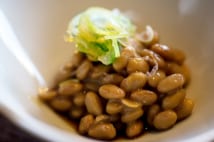 医師が勧める酒のつまみ 焼酎に最適なのは“ばくだん納豆”