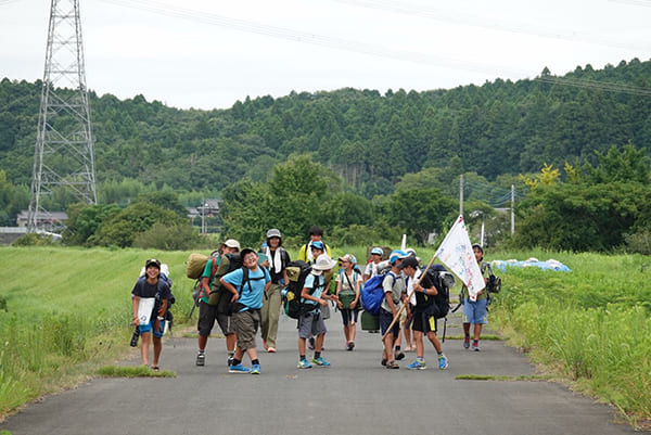 「集大成の旅」のゴールを目指す子供たち（撮影／崎山隆一郎）