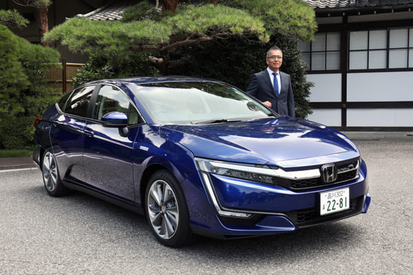 高級感も追求した「クラリティPHEV」（時事通信フォト）