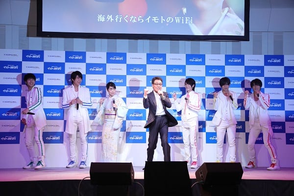 『私はイモト2』を熱唱する五木ひろし