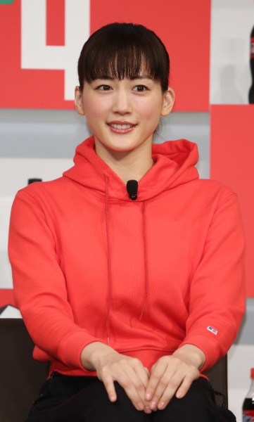 紅白司会ダービーのオッズ 本命綾瀬 対抗安藤 大穴広瀬 Newsポストセブン