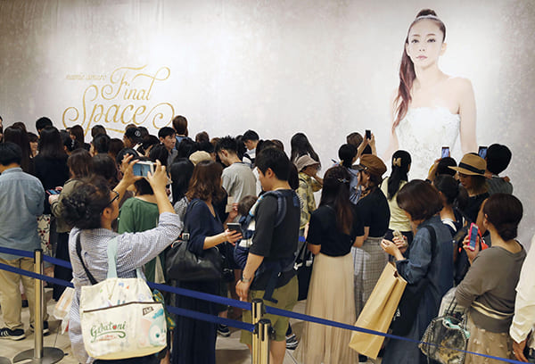展示会『namie amuro Space』は各地で大行列（9月16日、福岡）