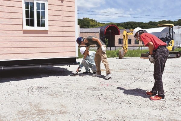 上下水道や電気・ガス工事を経て住める状態に