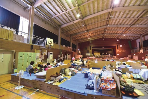 真備町の二万（にま）小学校の体育館