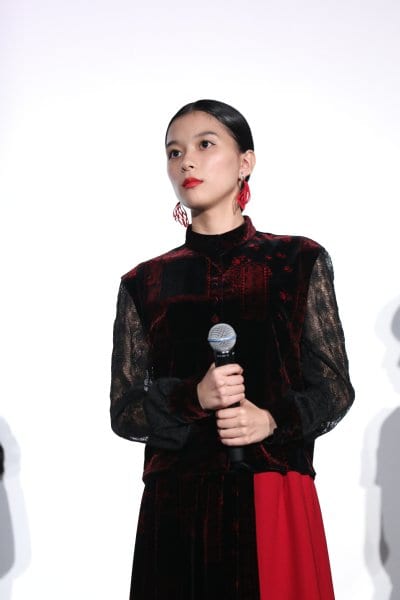 映画『累－かさね－』の舞台挨拶に登場した芳根京子