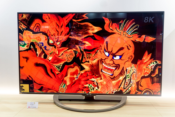 8kテレビは買いなのか 第一印象はまるで 裸眼3d だが Newsポストセブン 8kテレビは買いなのか 第一印象はまるで 裸眼3d だが Newsポストセブン