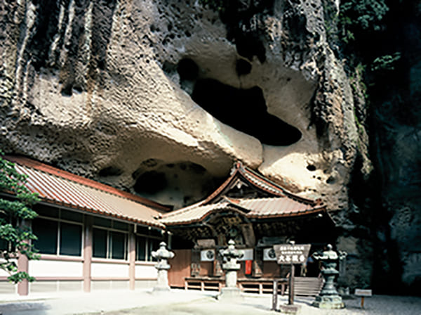 日本最古の石仏がある「大谷寺」