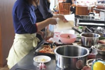 人気企業へのコネ入社　母のママ友仲間の料理教室が結実した例も