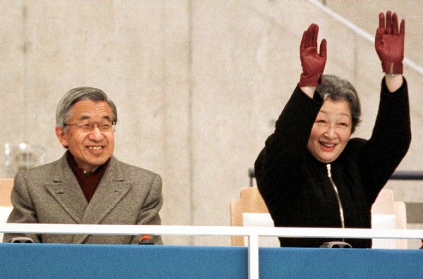 美智子さま 長野パラで見せたウエーブ参加と天皇陛下の機転 Newsポストセブン 美智子さま 長野パラで見せたウエーブ参加と天皇陛下の機転 Newsポストセブン
