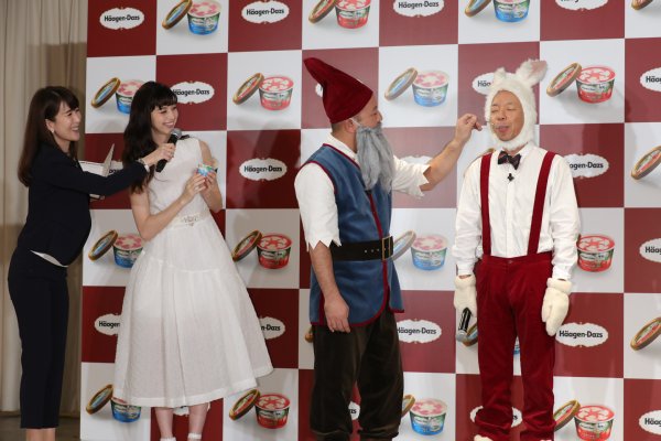 バイきんぐ小峠 中条あやみの前で なんて日だ と絶叫 Newsポストセブン バイきんぐ小峠 中条あやみの前で なんて日だ と絶叫 Newsポストセブン