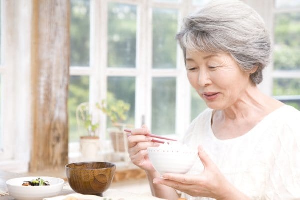 高齢だからこそ大切にしたい食の喜び（写真／アフロ）