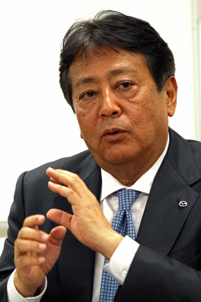 「マツダ地獄を忘れてはいけない」と話す丸本明社長