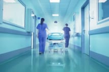 再発直腸がんの「重粒子線治療」手術に比べて効果が期待できる