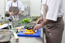 飲食業界の転職は売り手市場、料理人が明かすオファー殺到する人の条件