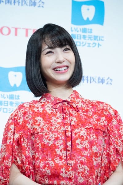 「ベストスマイル・オブ・ザイヤー2018」を受賞した浜辺美波