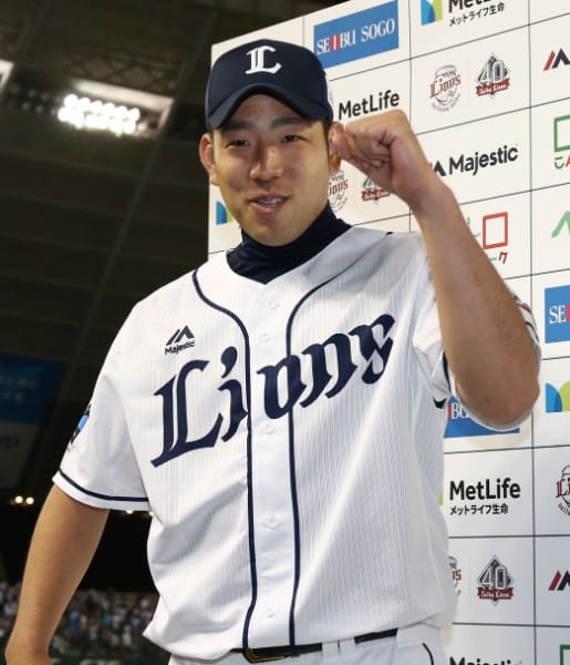 どのチームを選ぶのか（時事通信フォト）