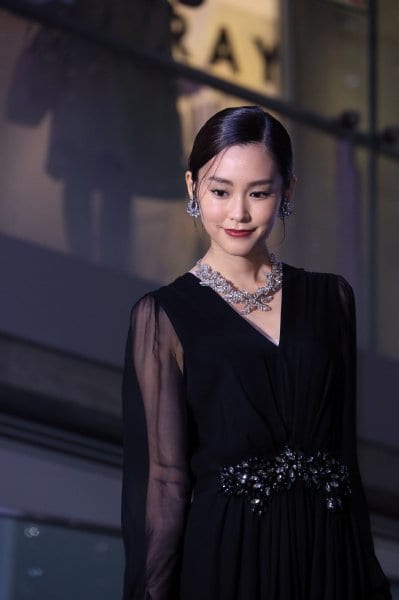 しっとりとした雰囲気を漂わせる桐谷美玲