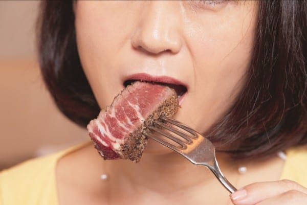 「熟成肉は旨味が凝縮されていてやみつきになります」