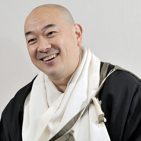 講演が人気の薬師寺副執事長・大谷徹奘さん