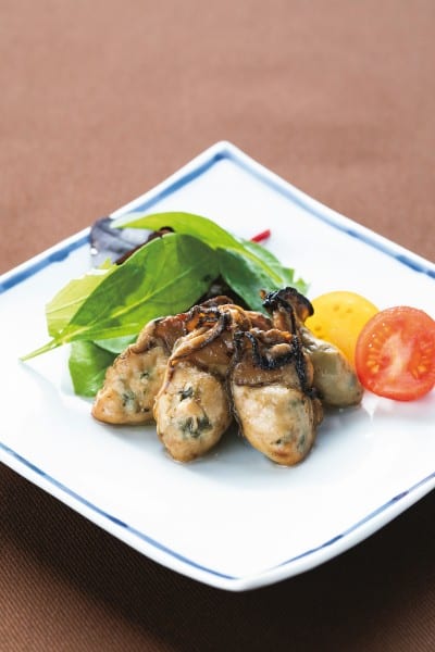 大粒の牡蠣がギッシリ