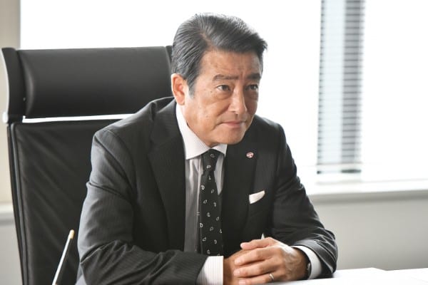 神田正輝は帝国重工の次期社長候補を演じる