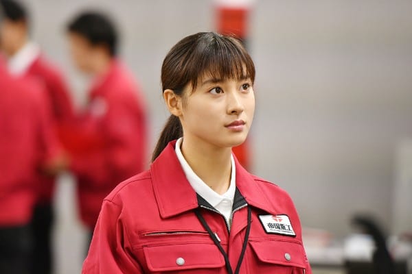 娘役を演じる土屋太鳳