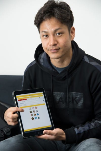 「移動時間はほとんどスマホでデータをチェックしながら過ごしています」と語る大竹(撮影/藤岡雅樹)