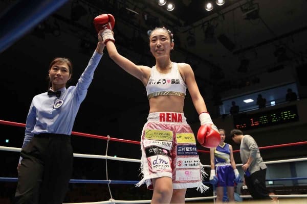 初勝利に笑みがこぼれる（撮影／長尾 迪）