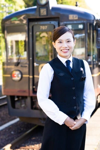 京都丹後鉄道のアテンダント、清水舞さん