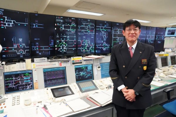 東急電鉄で司令長を務める小川昌幸さん