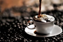 お得で人気、大手コーヒーチェーンの「福袋」の中身は?