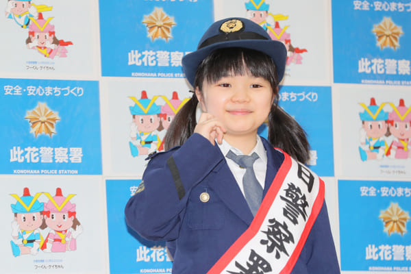 大阪府警此花警察署の一日署長にも就任した仲邑菫さん（写真／時事通信フォト）