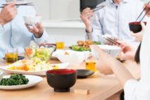 年金生活者 子供と同居する場合、税制面で得する方法は?