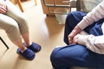 親の介護費用 家族単位で使える「介護サービス費」でカバーしたい