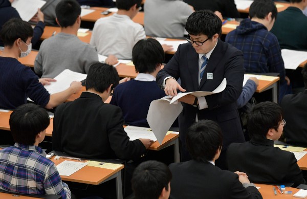 大学入試改革の旗振り役 慶應元塾長に利益相反疑惑を直撃 Newsポストセブン 大学入試改革の旗振り役 慶應元塾長に利益相反疑惑を直撃 Newsポストセブン