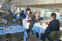 平成に消えた鉄道風景 切符切り、食堂車、ポリ容器のお茶も
